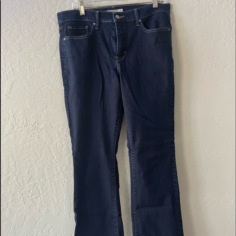 Blue Levi’s Shaping Bootcut Jeans